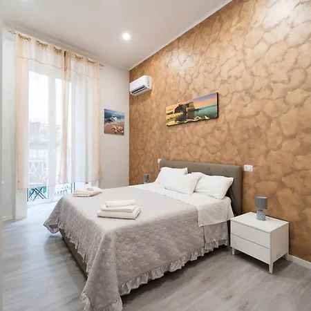 Vico Teresa 148 ナポリ